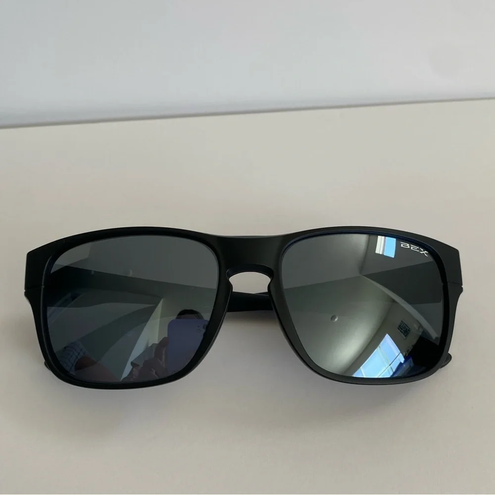 NWOT - Authentic - BEX - Mica Polarized Sunglasses - Black/Grey